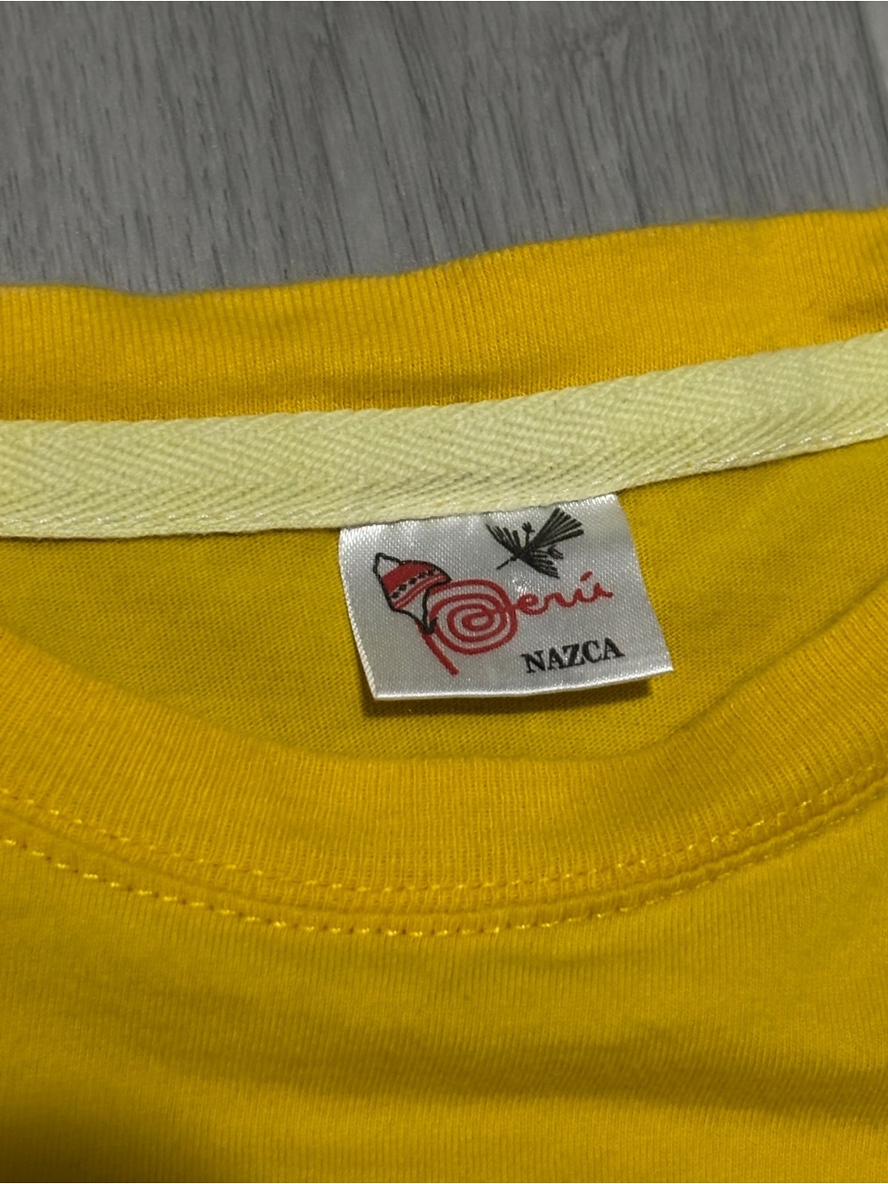 Inca Kola La Bebida del Peru Soda Yellow Graphic T-Shirt Men's Size Medium - Picture 4 of 6